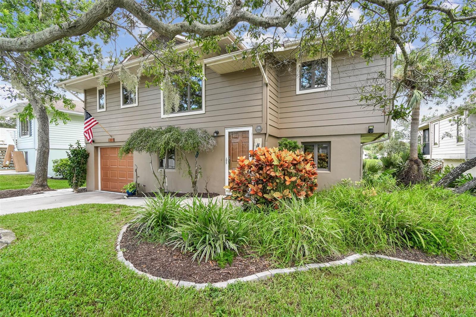 Image 4 of 100 For 1011 Pointe Alexis Drive