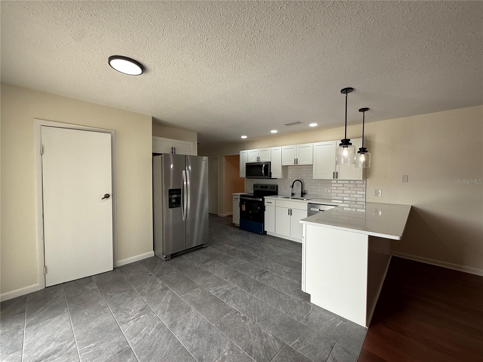 Image 6 of 37 For 6202 Brandon Cir