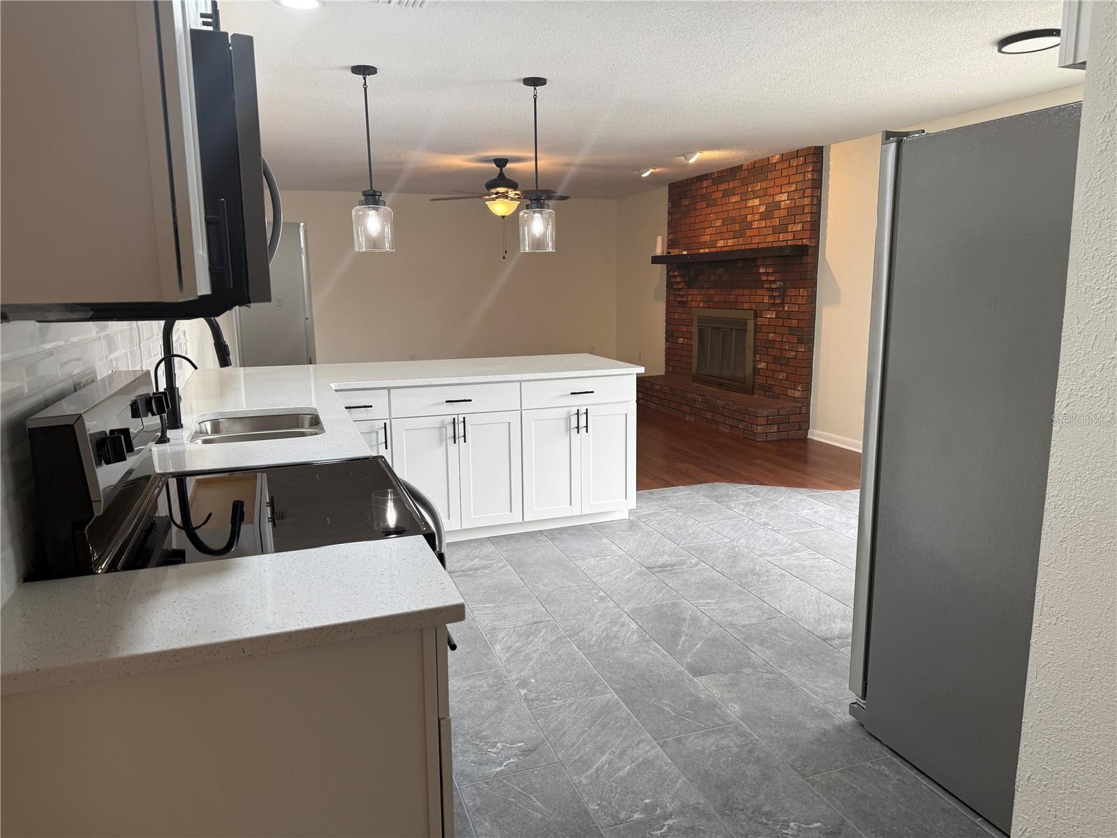 Image 7 of 37 For 6202 Brandon Cir