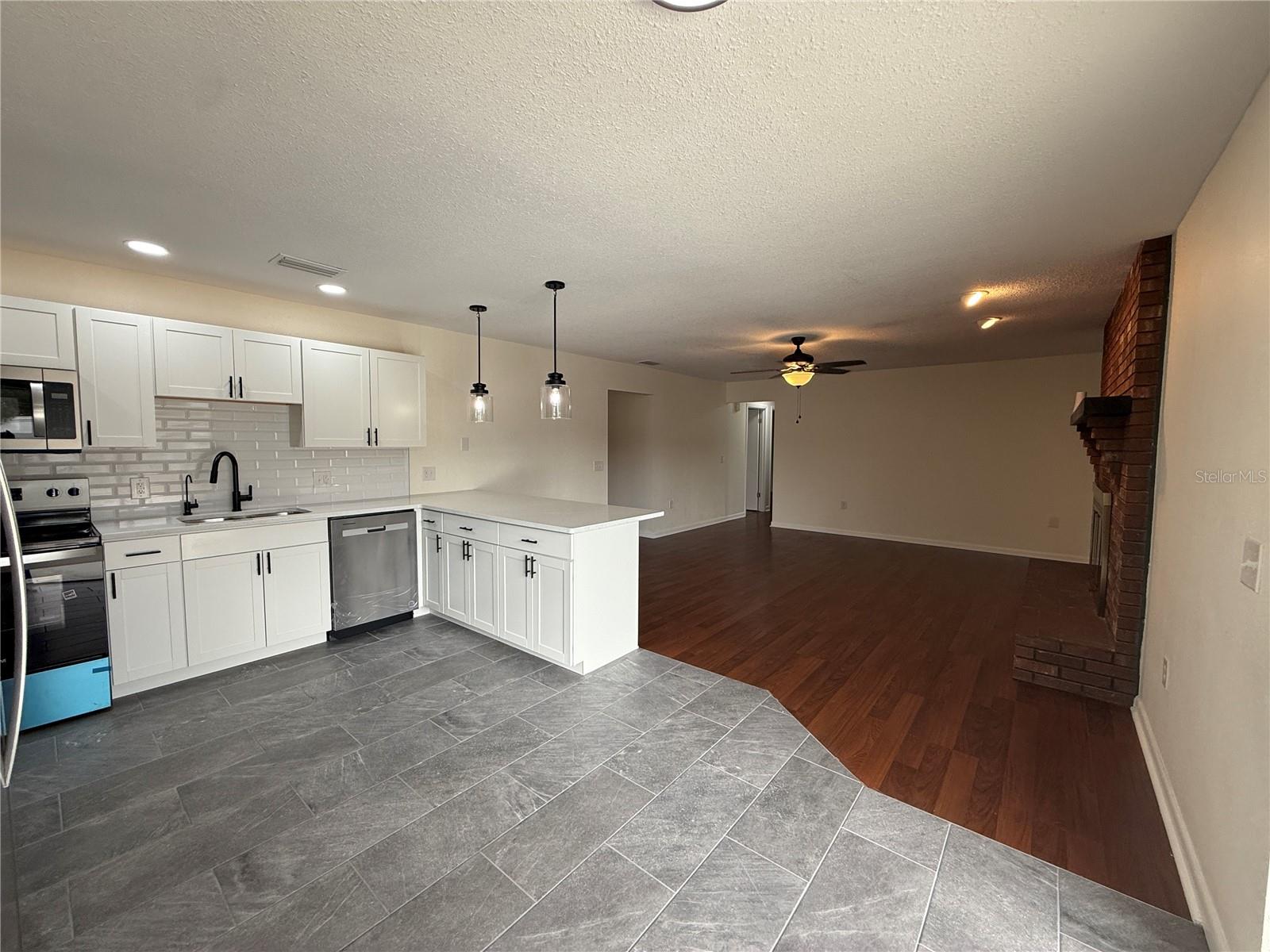 Image 8 of 37 For 6202 Brandon Cir