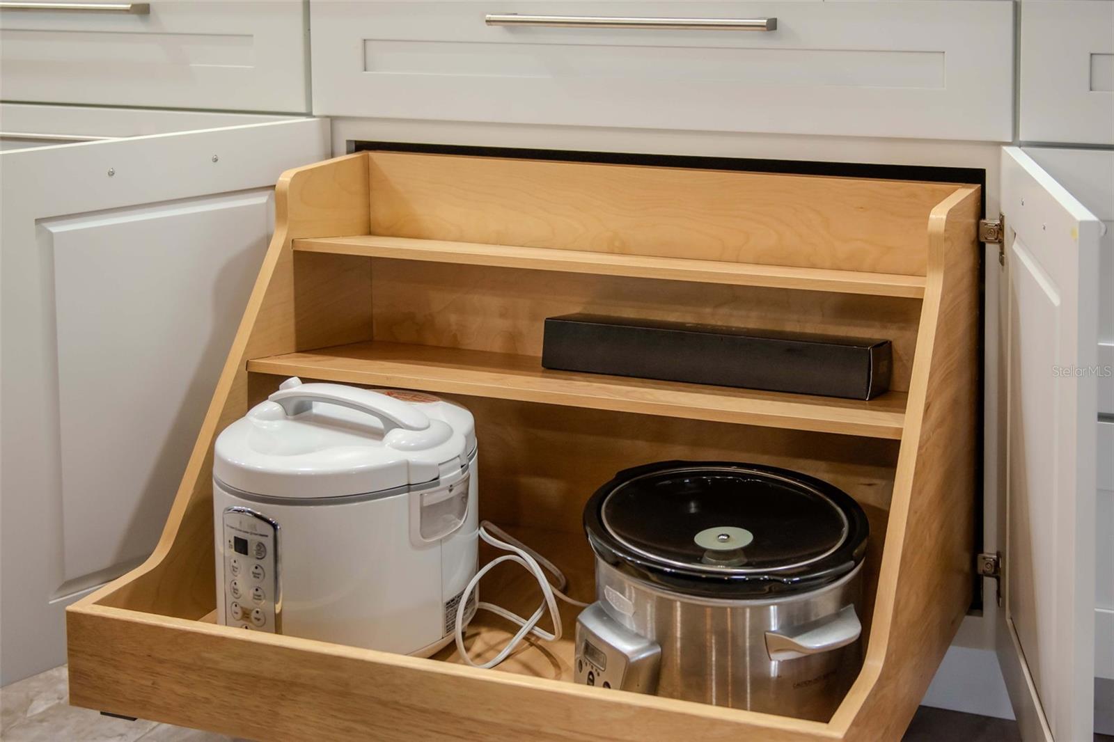 Listing photo id 21 for 3246 Hyde Park Drive