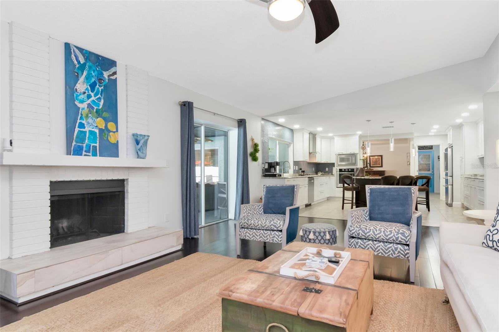 Listing photo id 32 for 3246 Hyde Park Drive