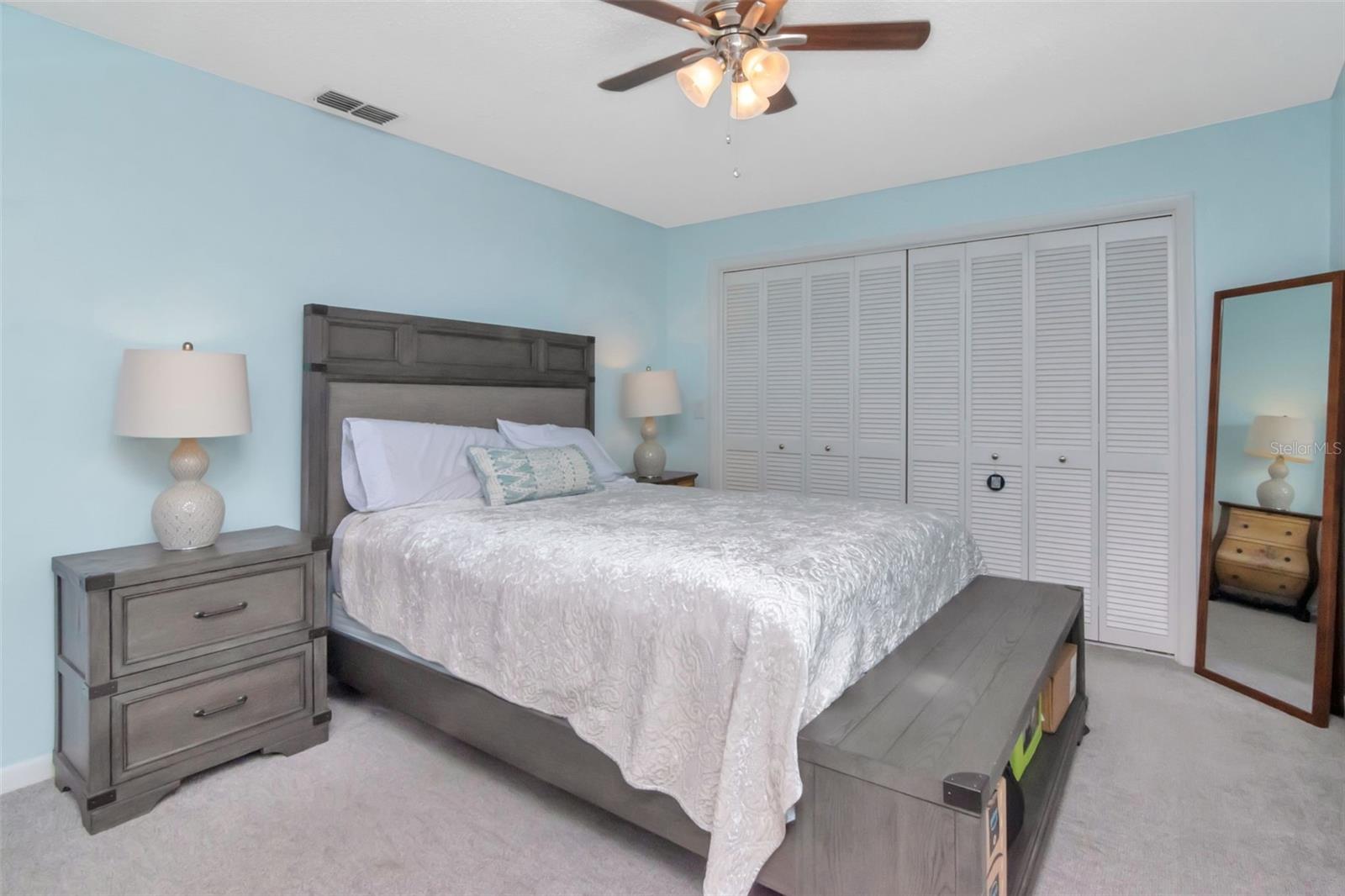 Listing photo id 35 for 3246 Hyde Park Drive