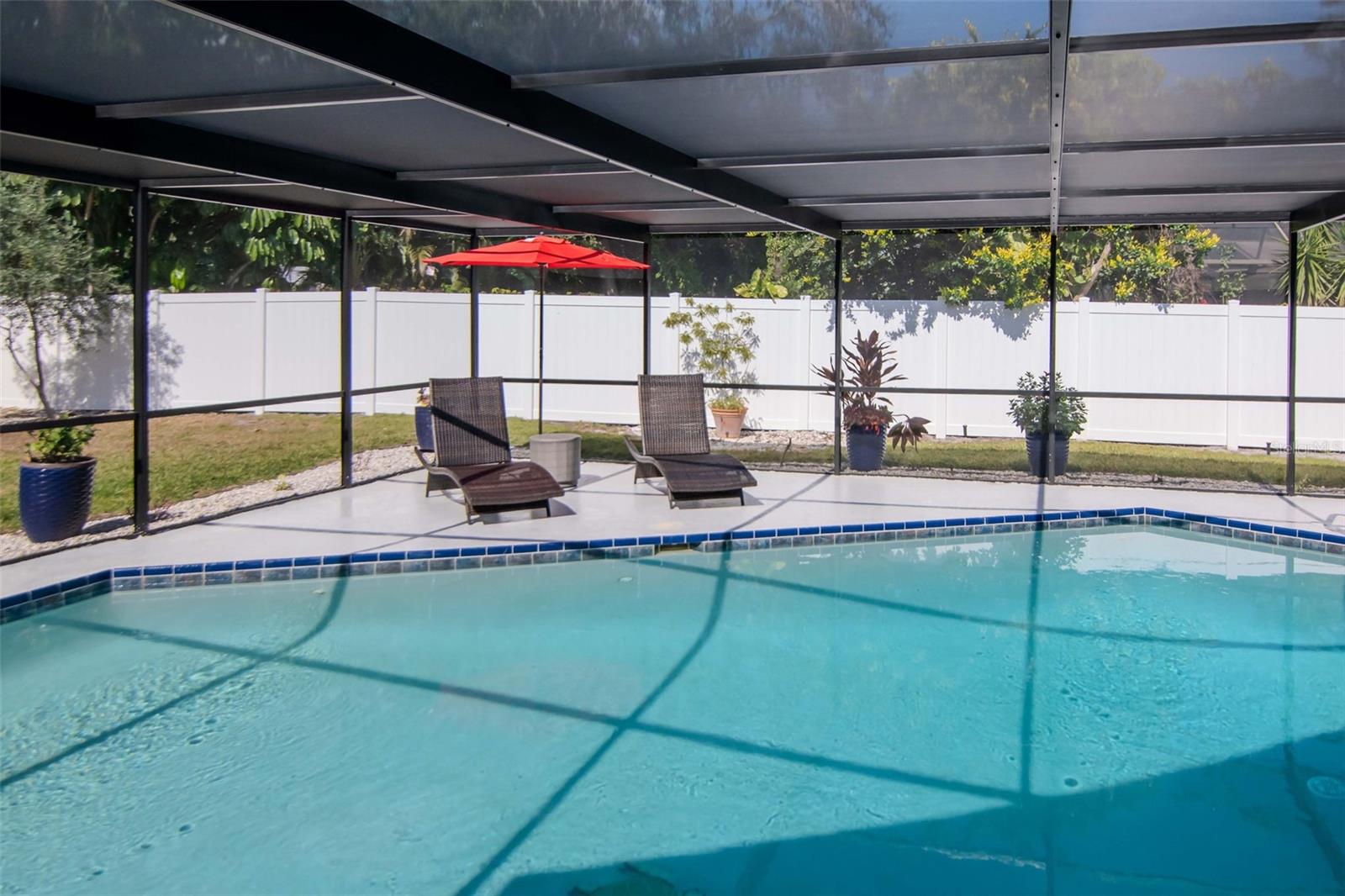 Listing photo id 41 for 3246 Hyde Park Drive