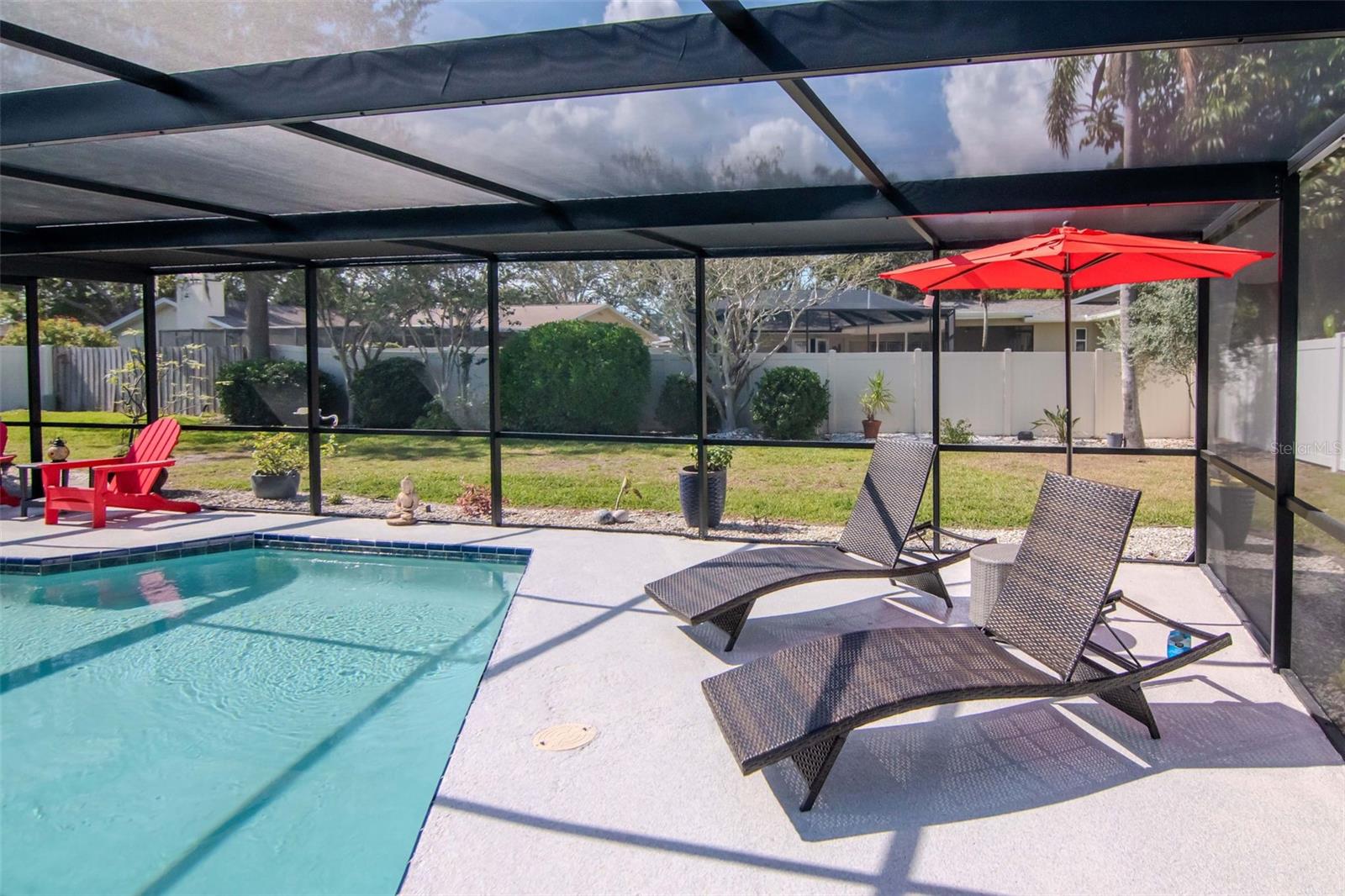 Listing photo id 48 for 3246 Hyde Park Drive