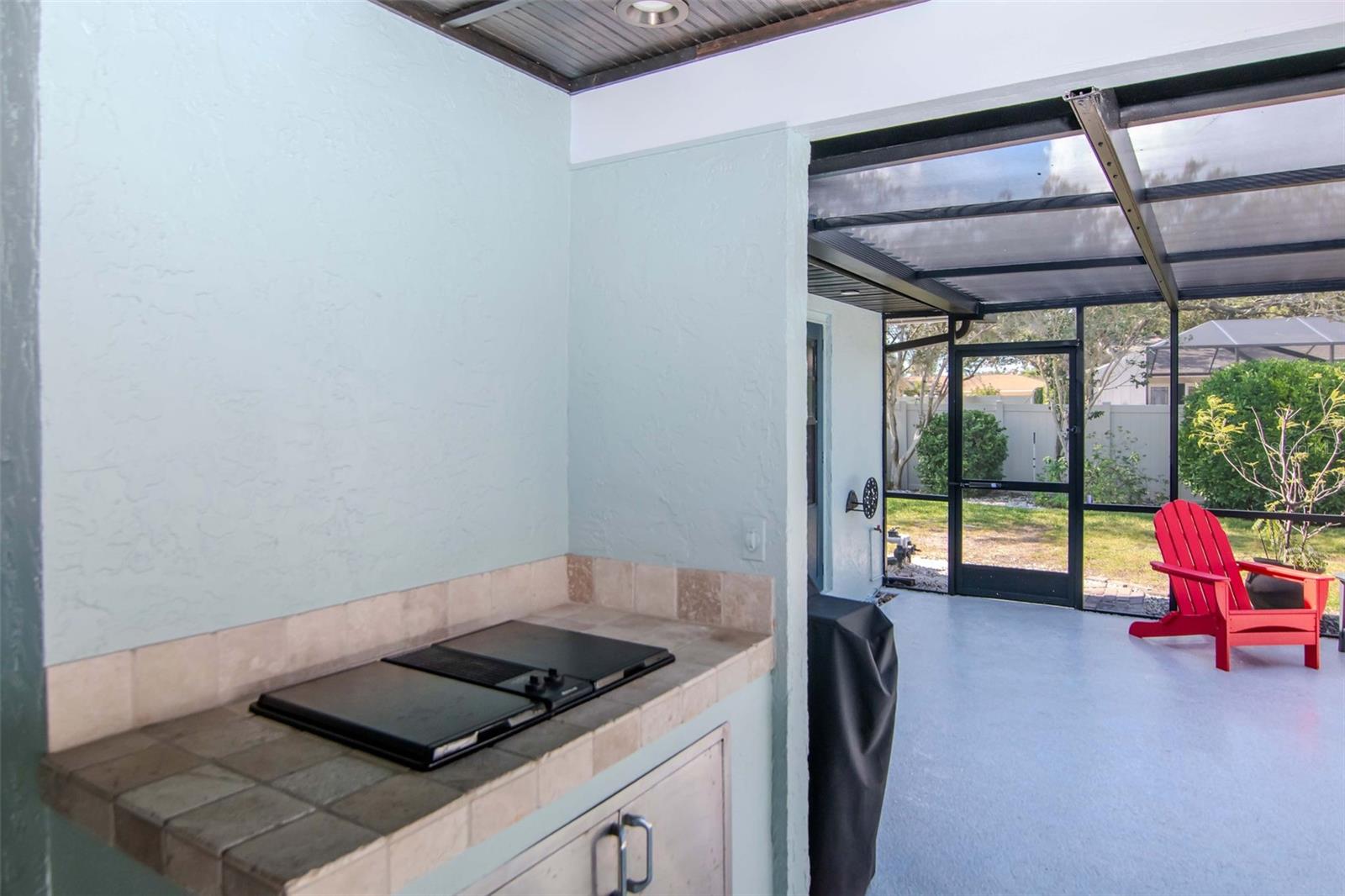 Listing photo id 52 for 3246 Hyde Park Drive