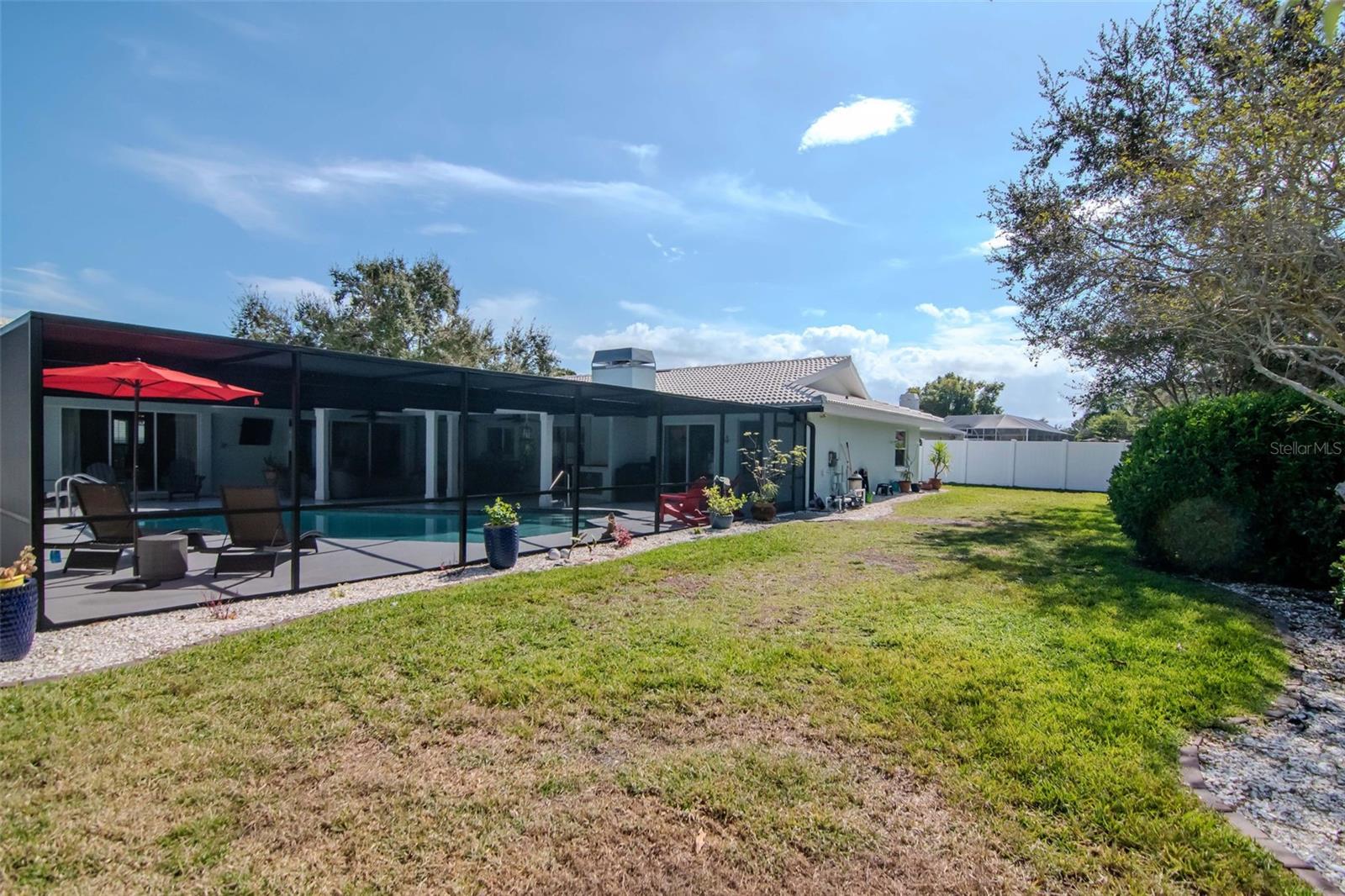 Listing photo id 55 for 3246 Hyde Park Drive