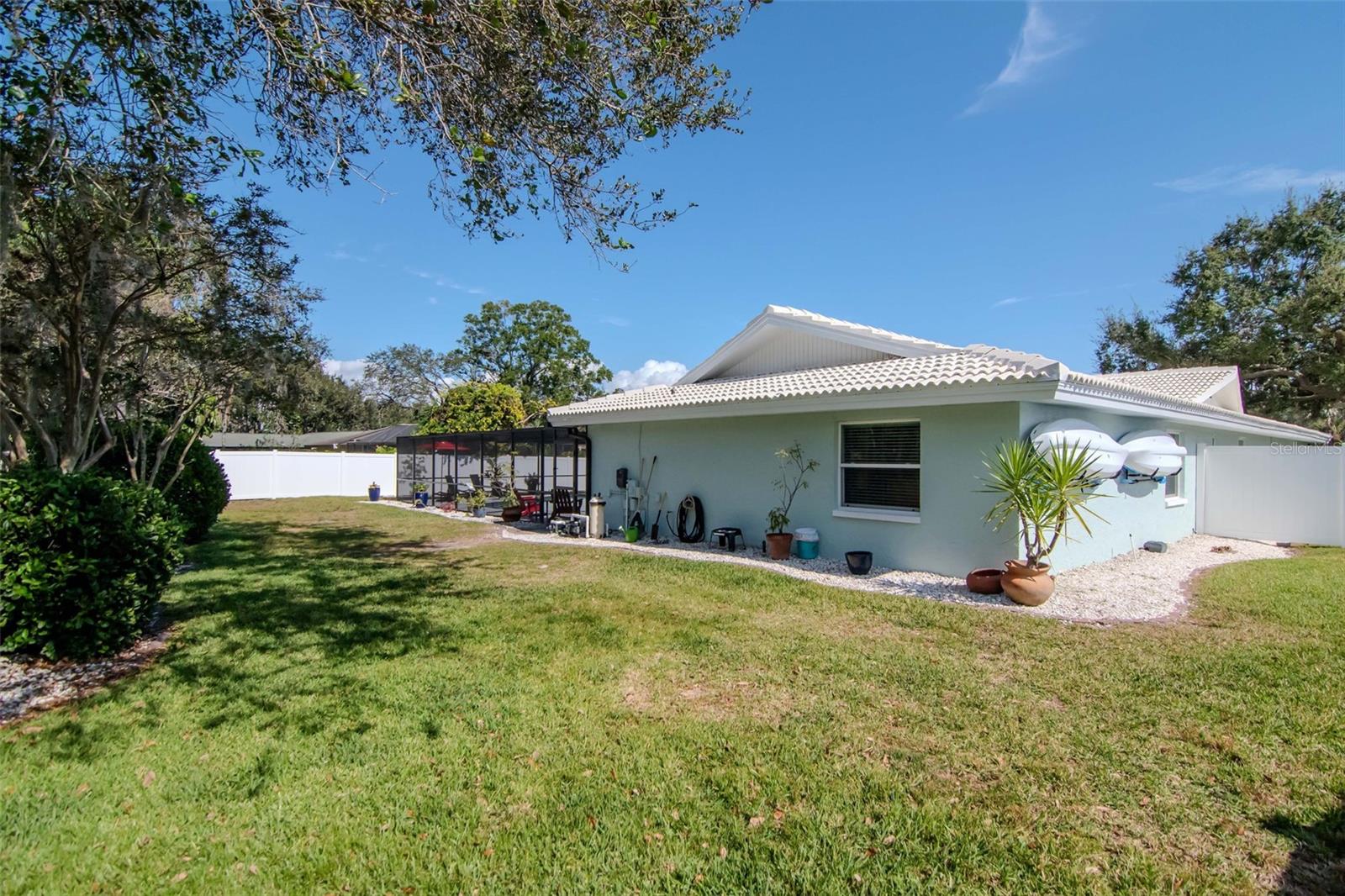 Listing photo id 56 for 3246 Hyde Park Drive