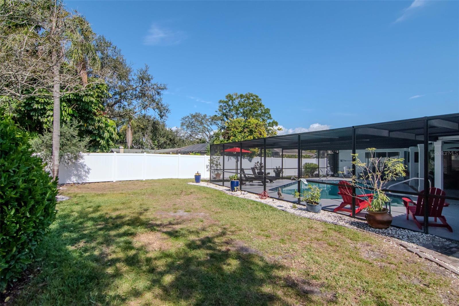 Listing photo id 57 for 3246 Hyde Park Drive