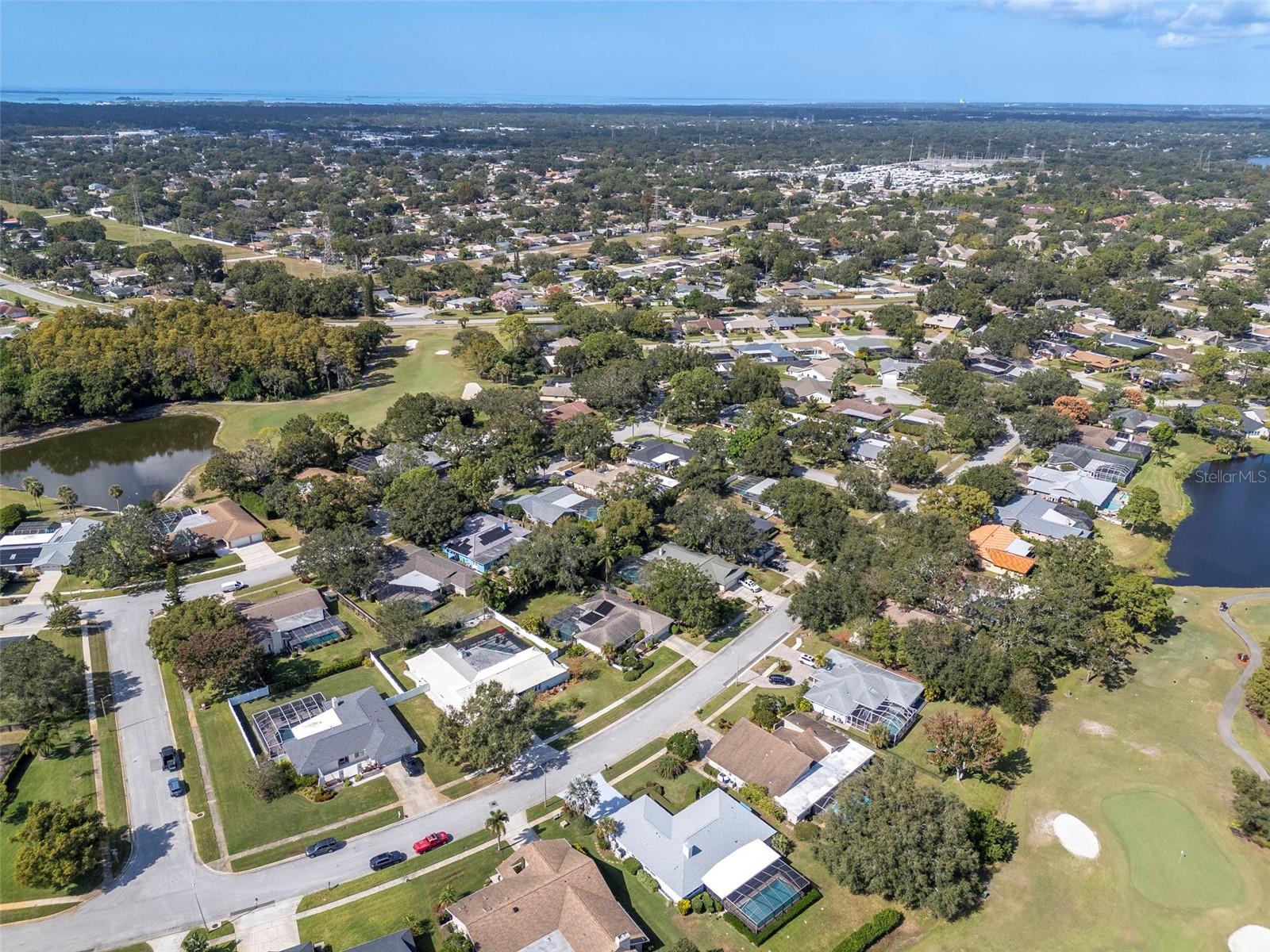 Listing photo id 60 for 3246 Hyde Park Drive