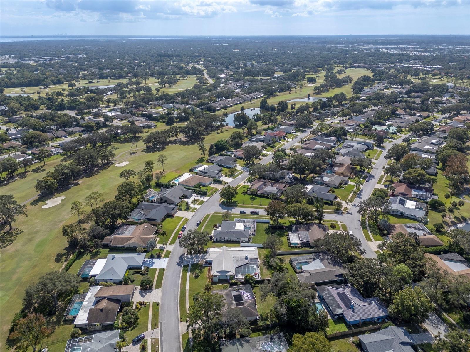 Listing photo id 69 for 3246 Hyde Park Drive