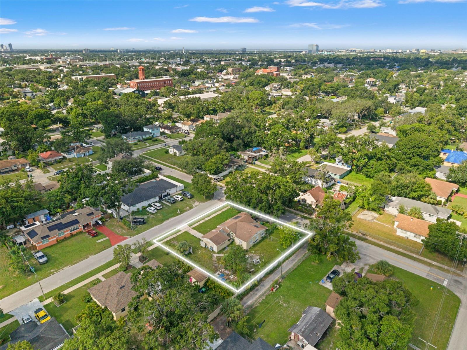 Image 11 of 13 For 2701 Fremont Avenue