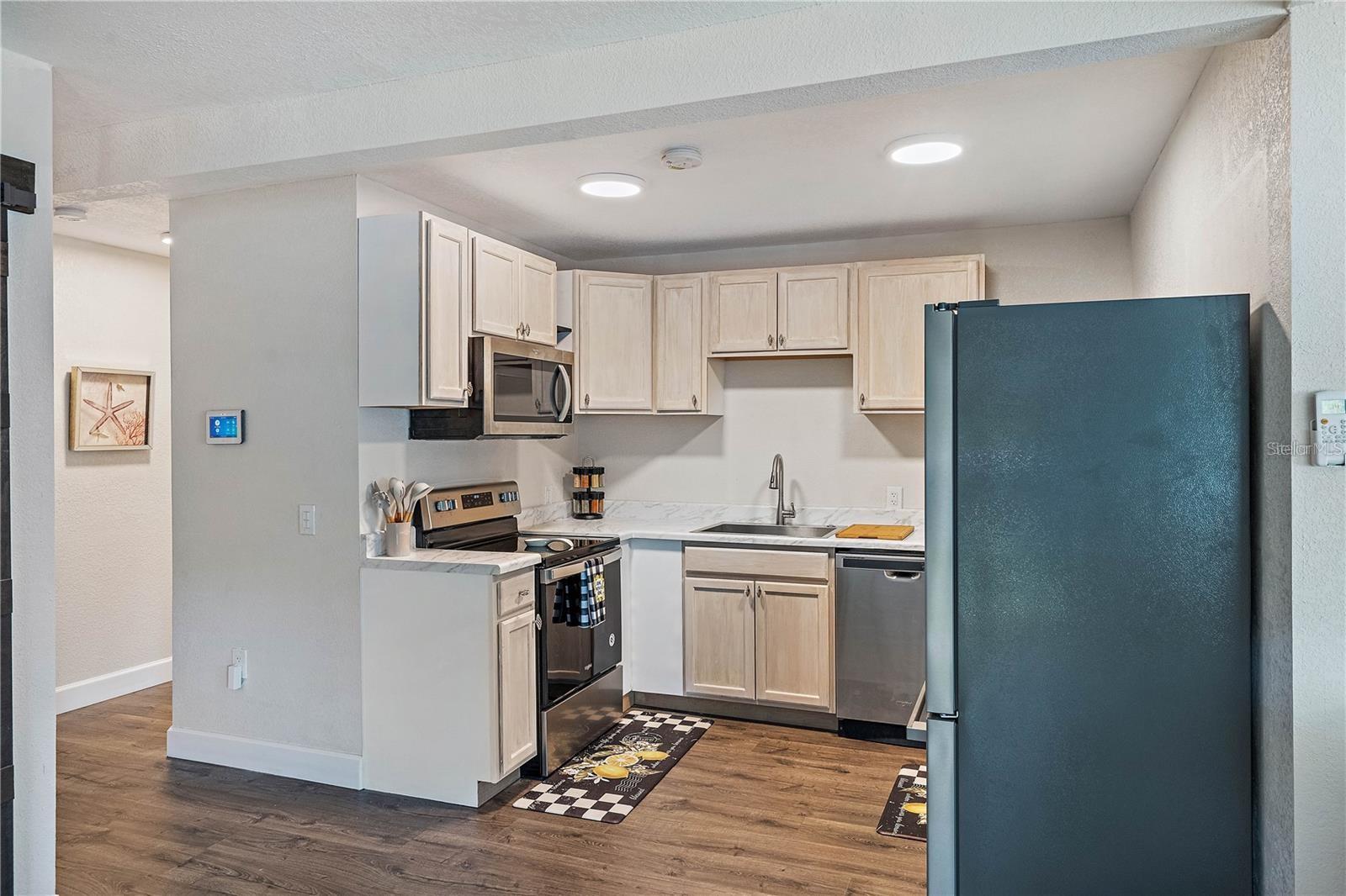 Image 10 of 44 For 7101 59th Street N
