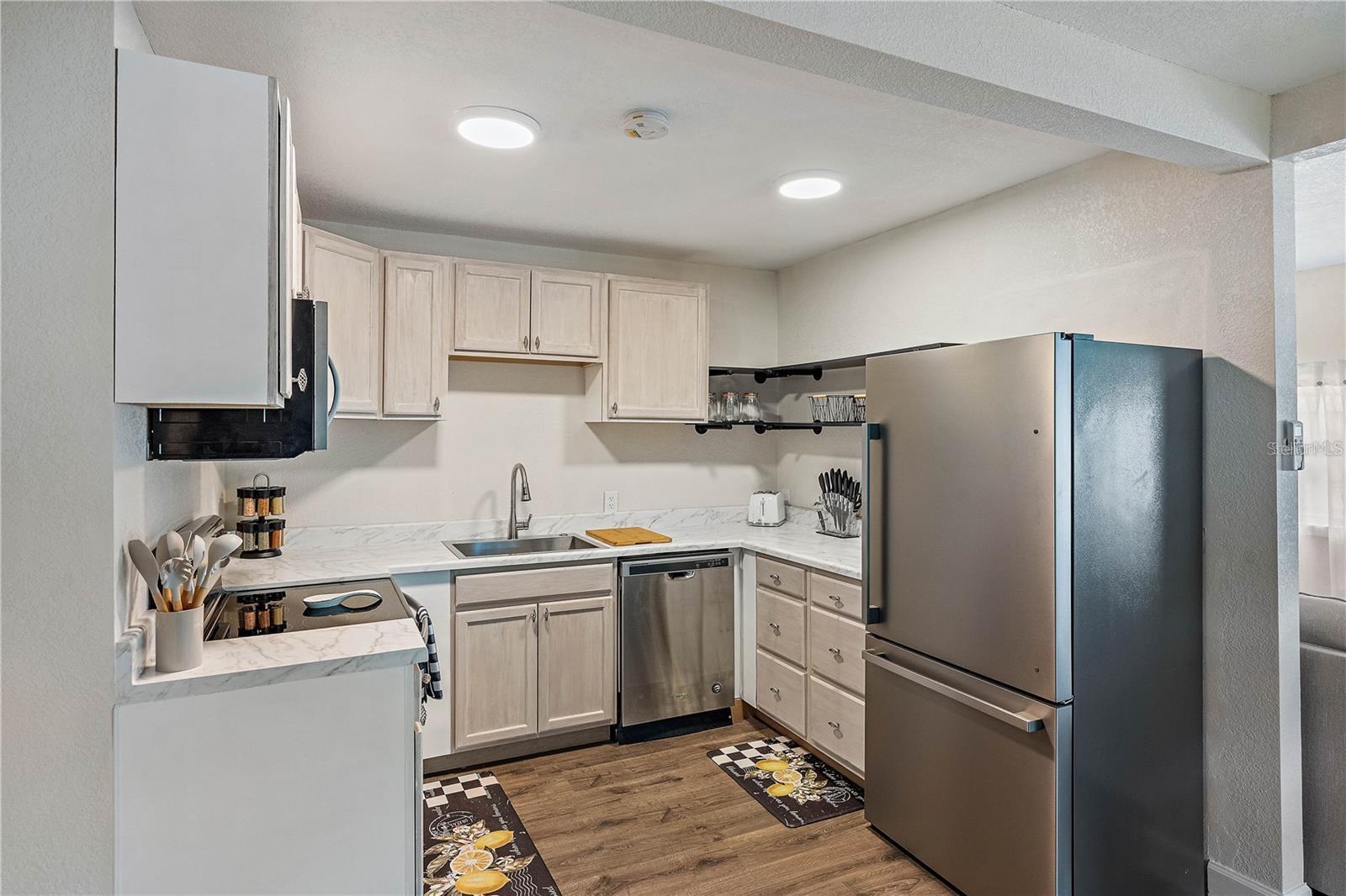 Image 12 of 44 For 7101 59th Street N