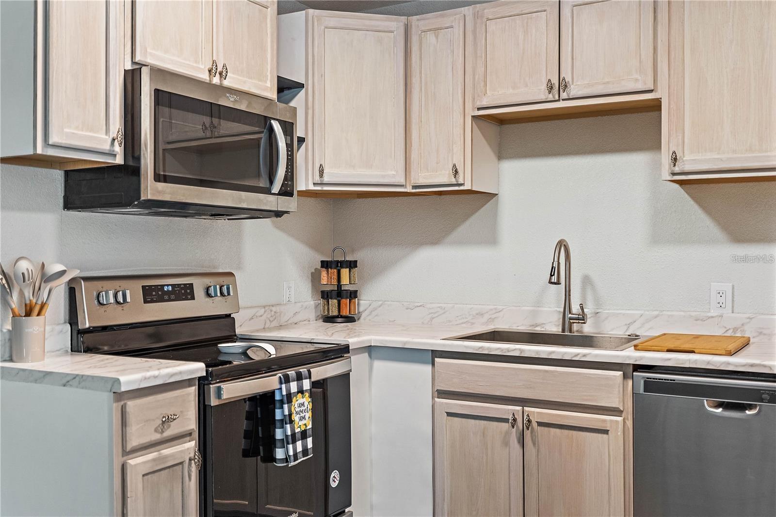 Image 14 of 44 For 7101 59th Street N