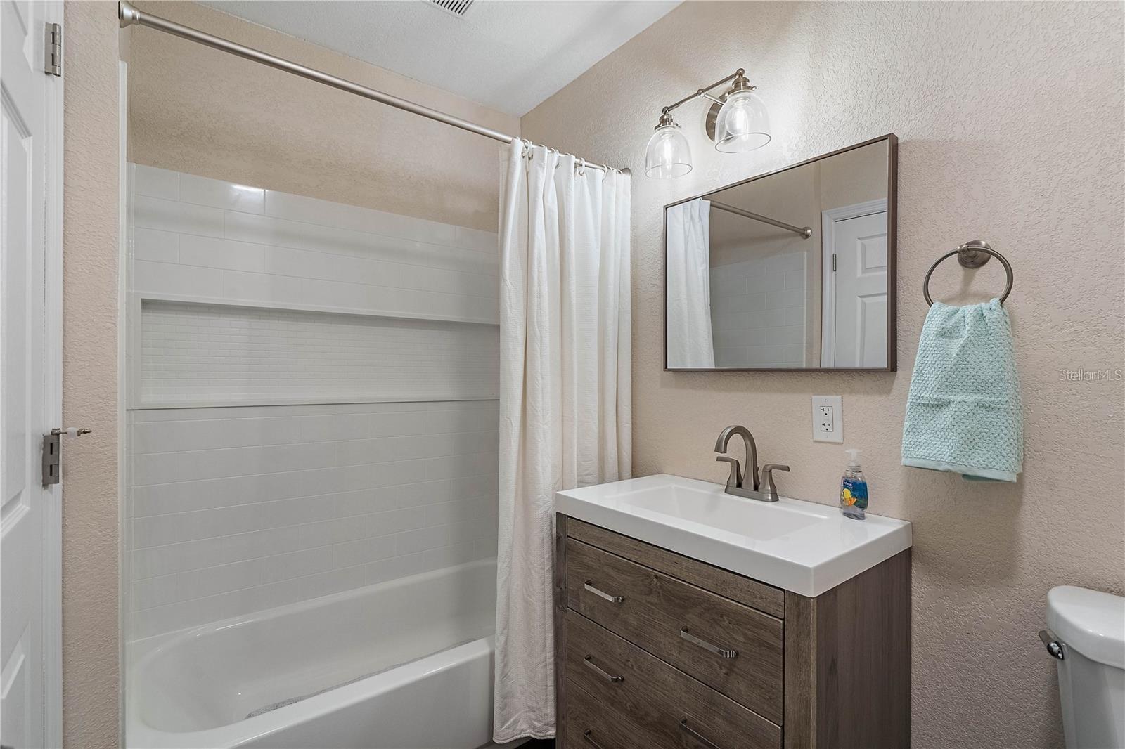 Image 21 of 44 For 7101 59th Street N
