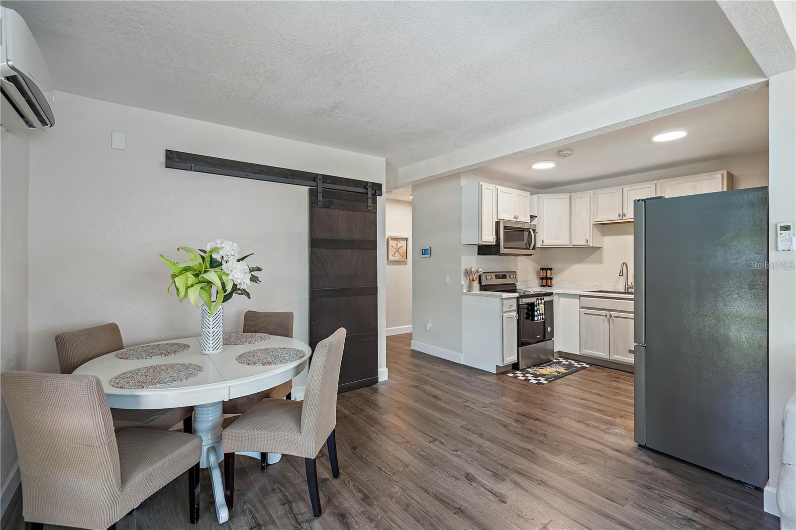 Image 7 of 44 For 7101 59th Street N