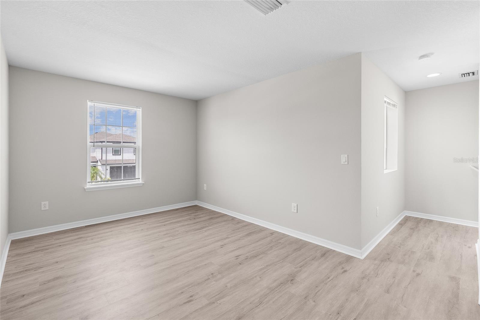 Image 13 of 36 For 10328 Hawks Landing Drive