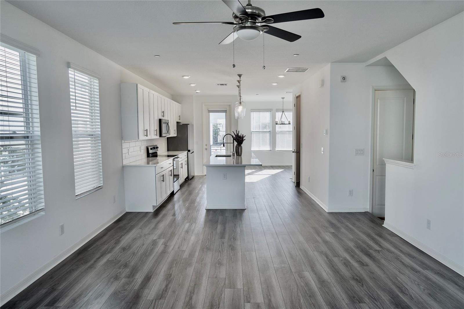 Image 8 of 30 For 12935 Gabor Avenue