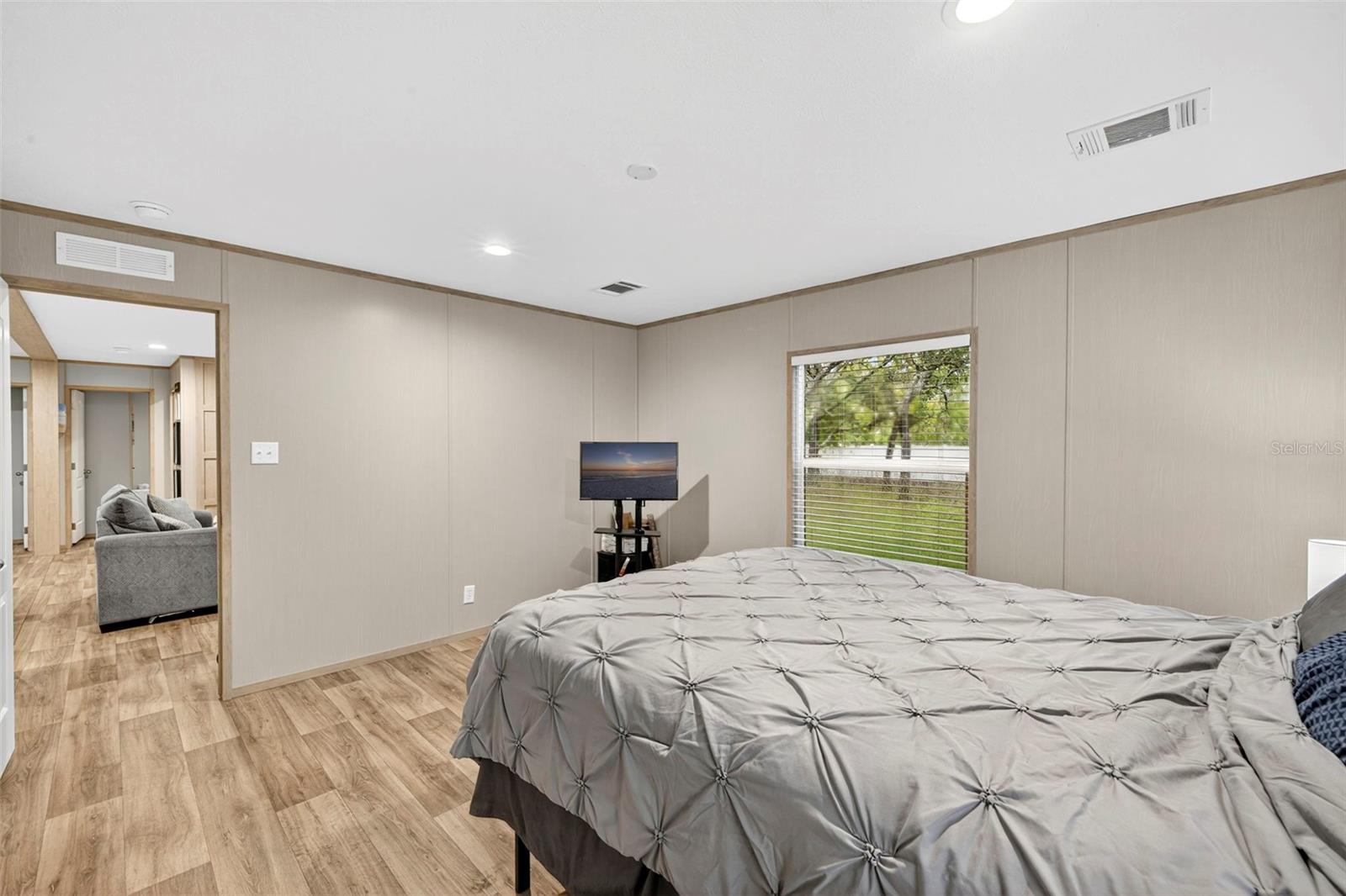 Image 19 of 36 For 15443 Hays Road