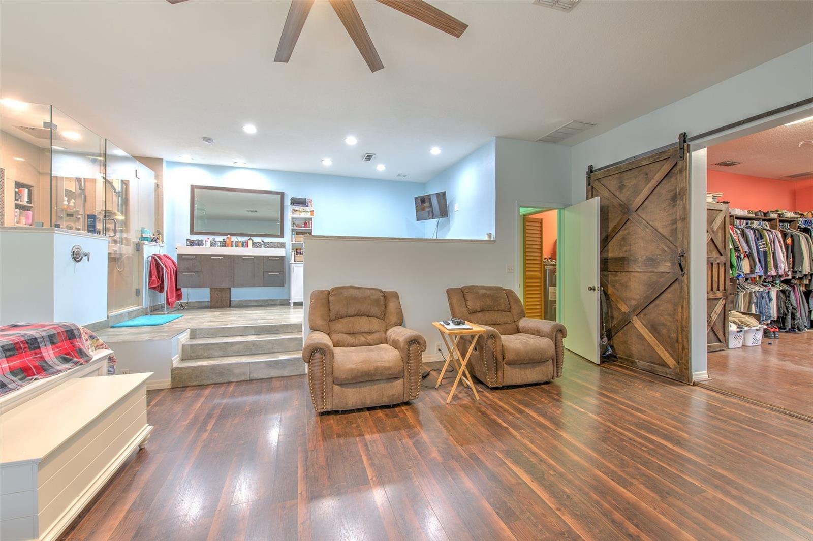 Image 32 of 49 For 2515 Parkland Drive