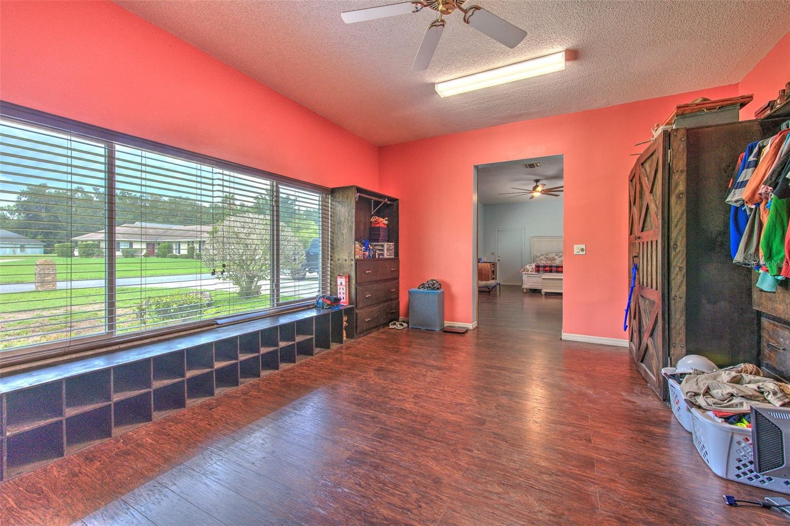 Image 34 of 49 For 2515 Parkland Drive