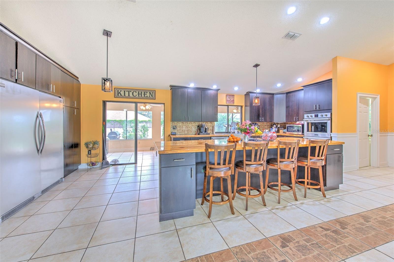 Image 6 of 49 For 2515 Parkland Drive