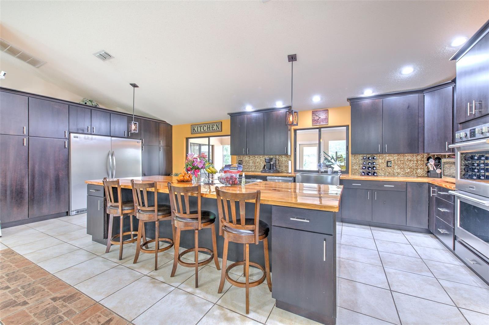 Image 7 of 49 For 2515 Parkland Drive