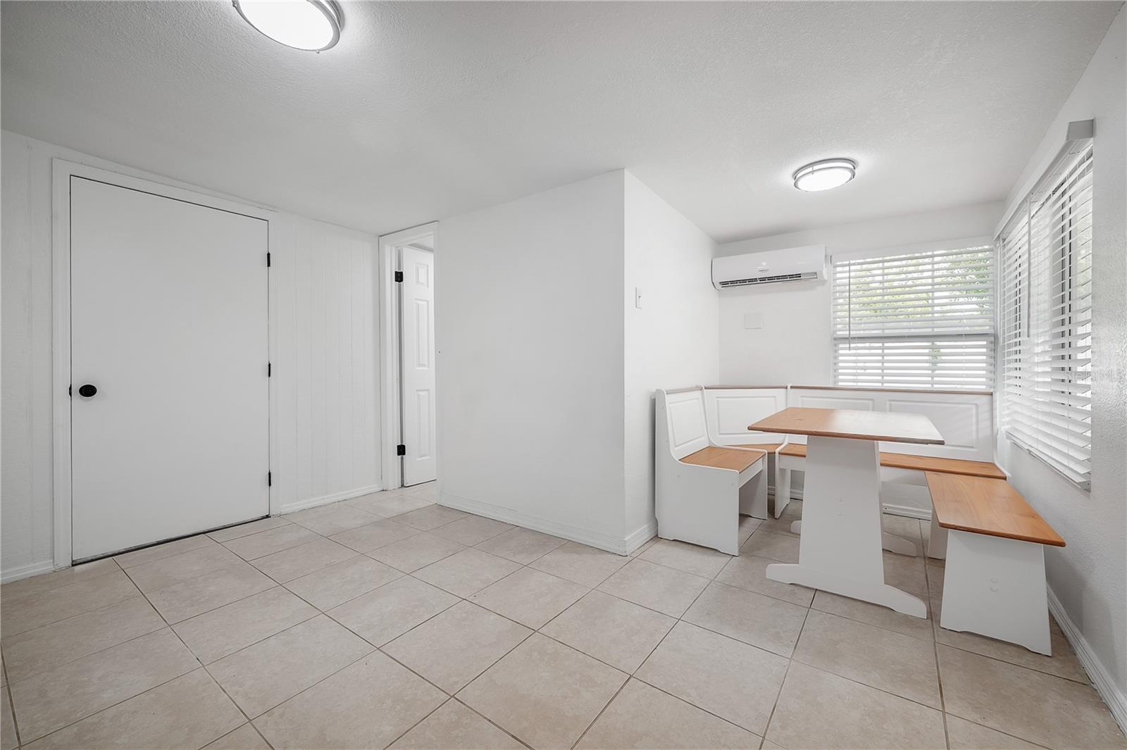 Image 4 of 18 For 6914 Orleans Avenue 2