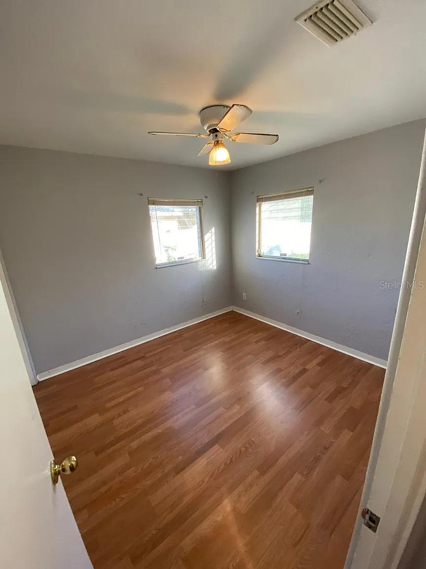 Image 7 of 24 For 1110 61st Avenue N