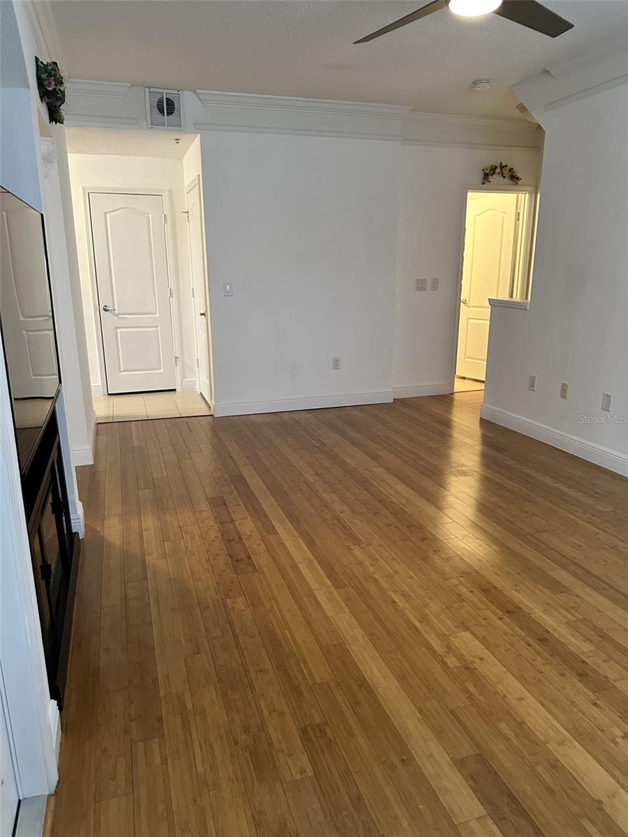 Listing photo id 26 for 12031 Villanova Drive 110