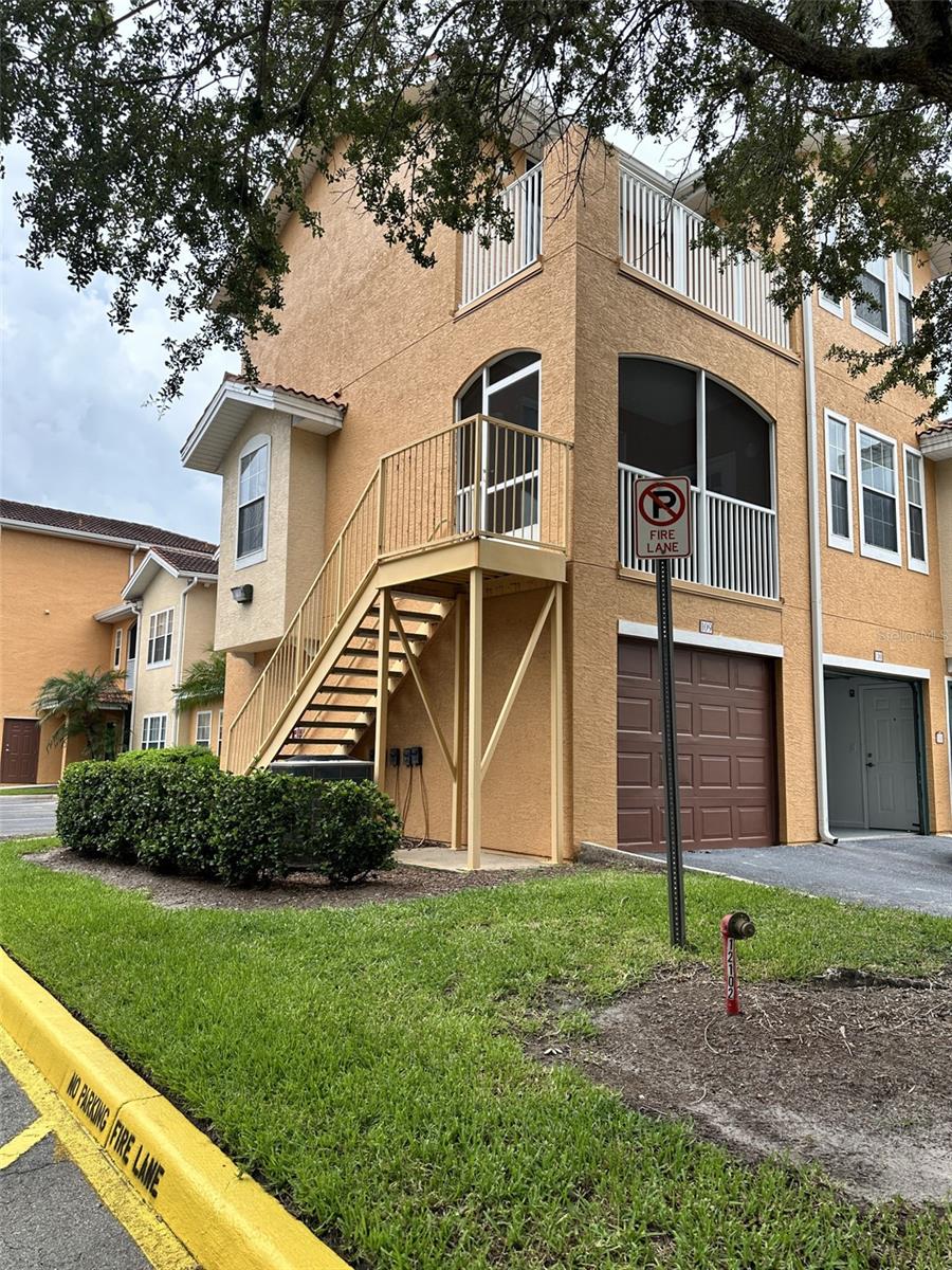 Listing photo id 1 for 12031 Villanova Drive 110