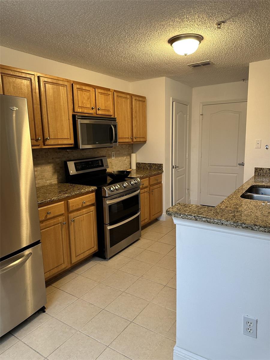 Listing photo id 41 for 12031 Villanova Drive 110