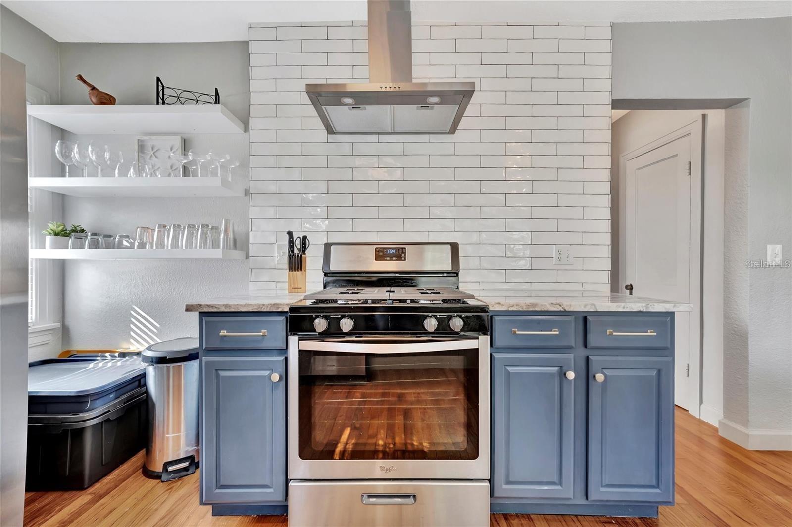 Image 11 of 80 For 421 11th Avenue Ne