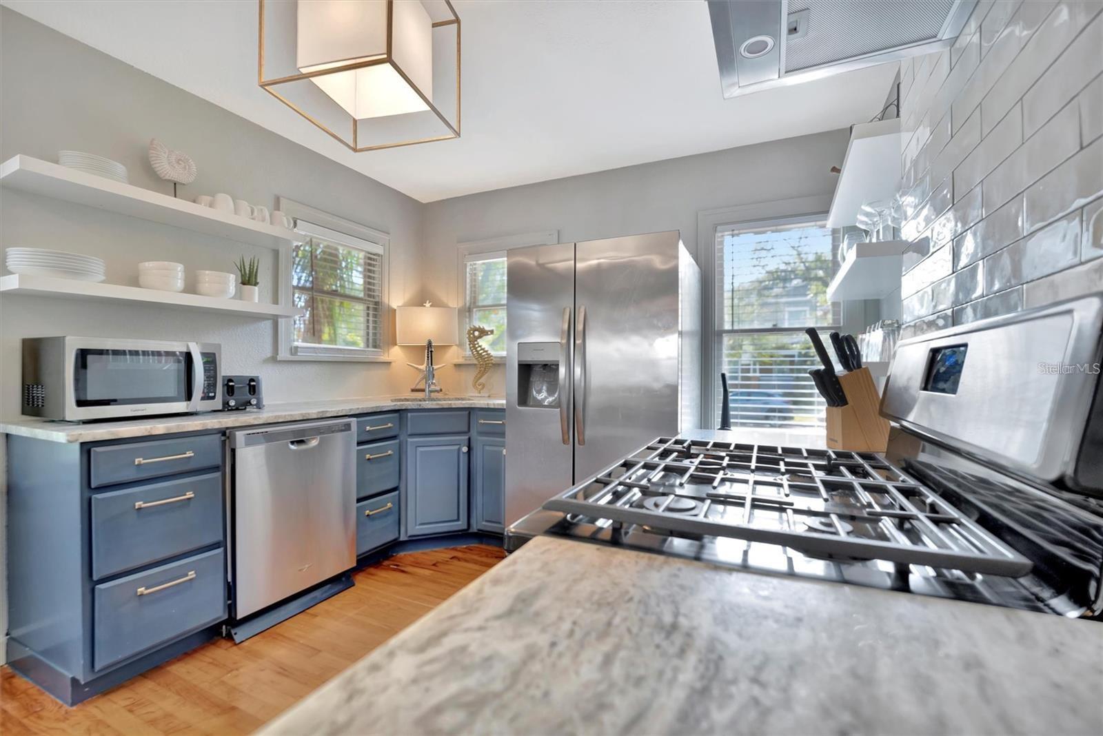 Image 16 of 80 For 421 11th Avenue Ne