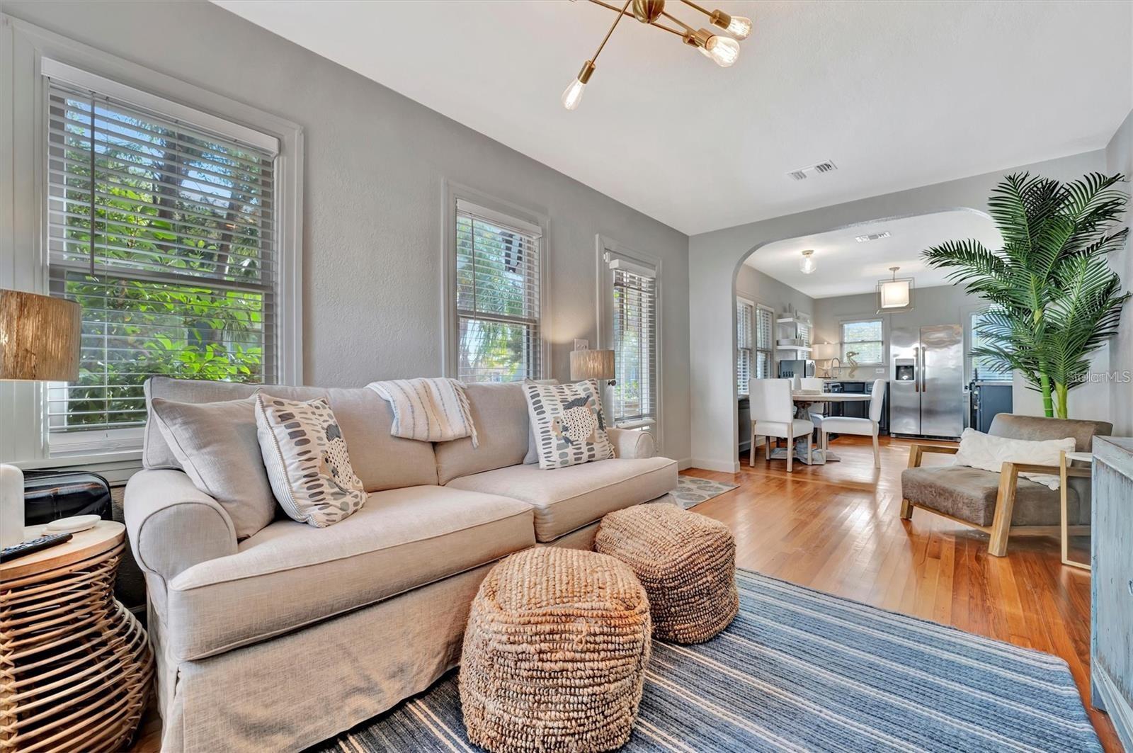 Image 20 of 80 For 421 11th Avenue Ne