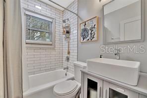 Image 25 of 80 For 421 11th Avenue Ne