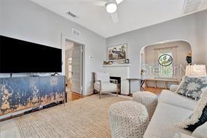 Image 32 of 80 For 421 11th Avenue Ne