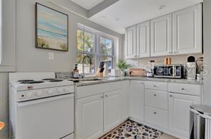 Image 72 of 80 For 421 11th Avenue Ne