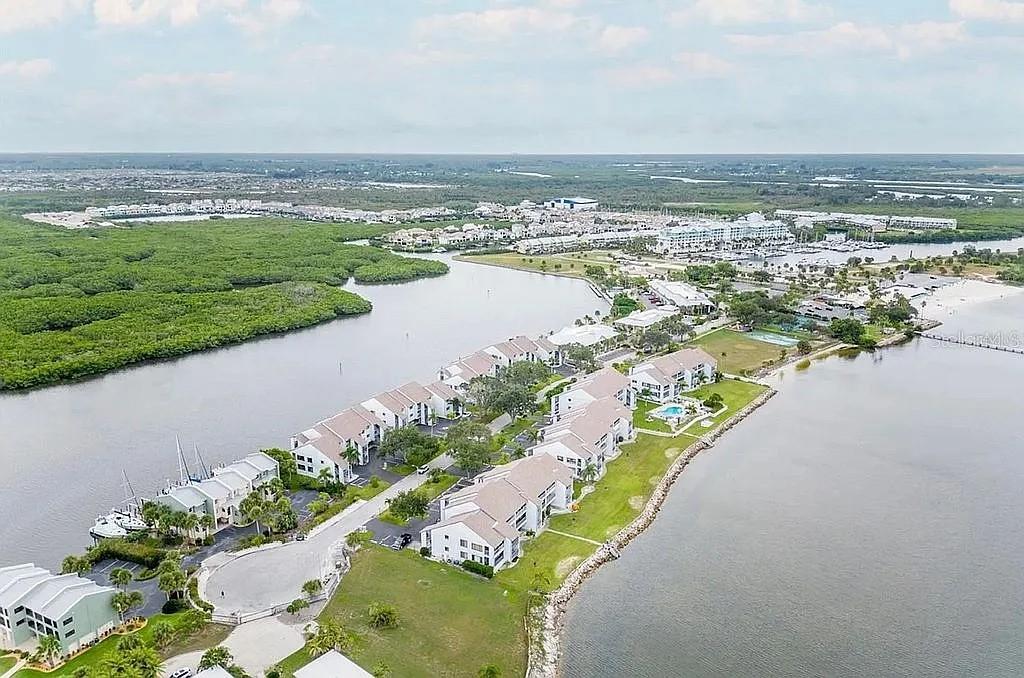 Image 33 of 36 For 826 Bahia Del Sol Drive 56