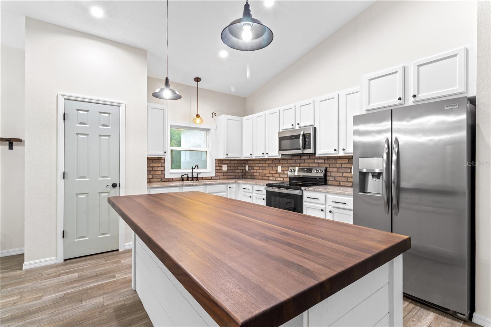 Image 14 of 48 For 11320 Salome Street
