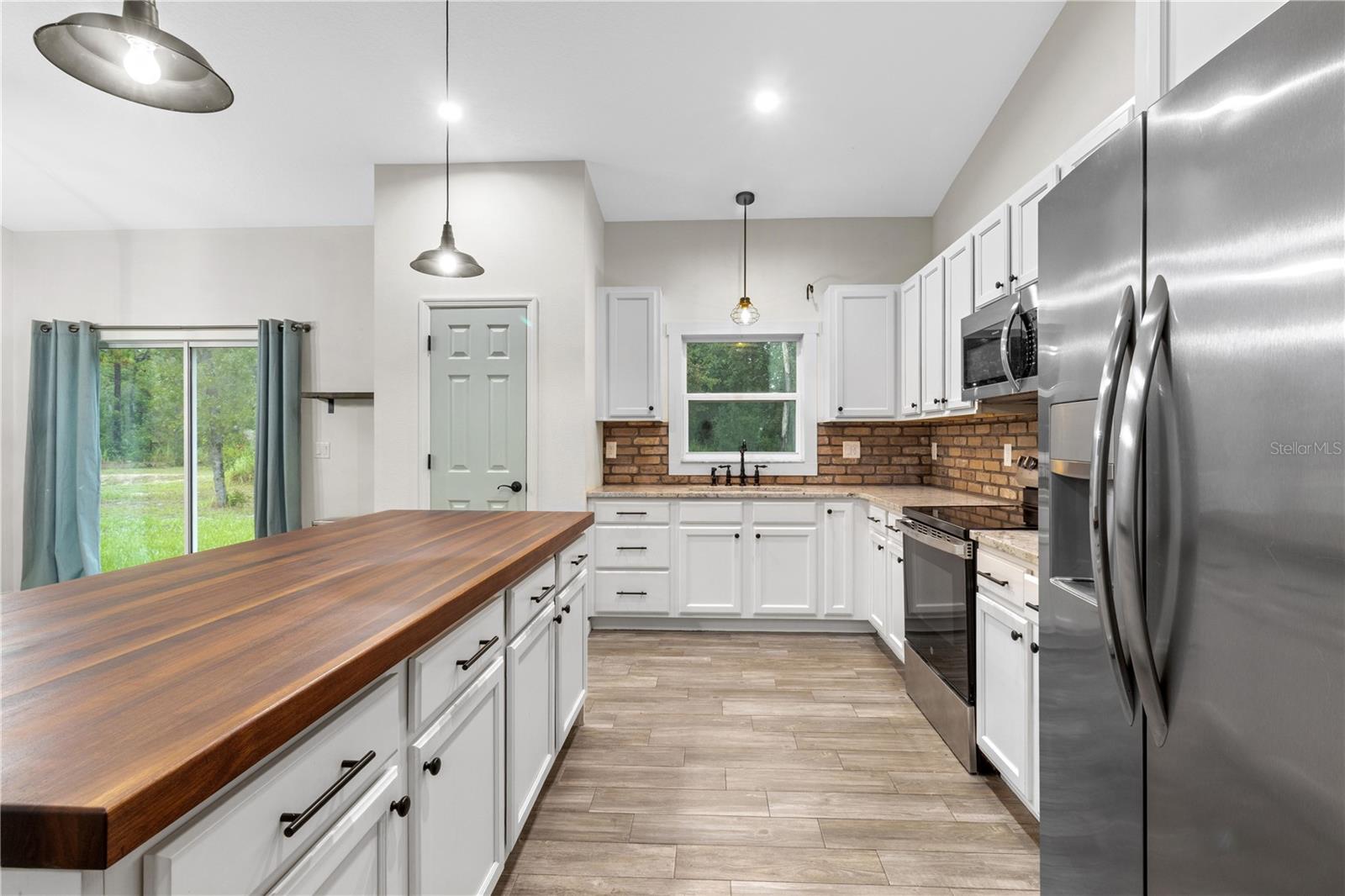 Image 17 of 48 For 11320 Salome Street