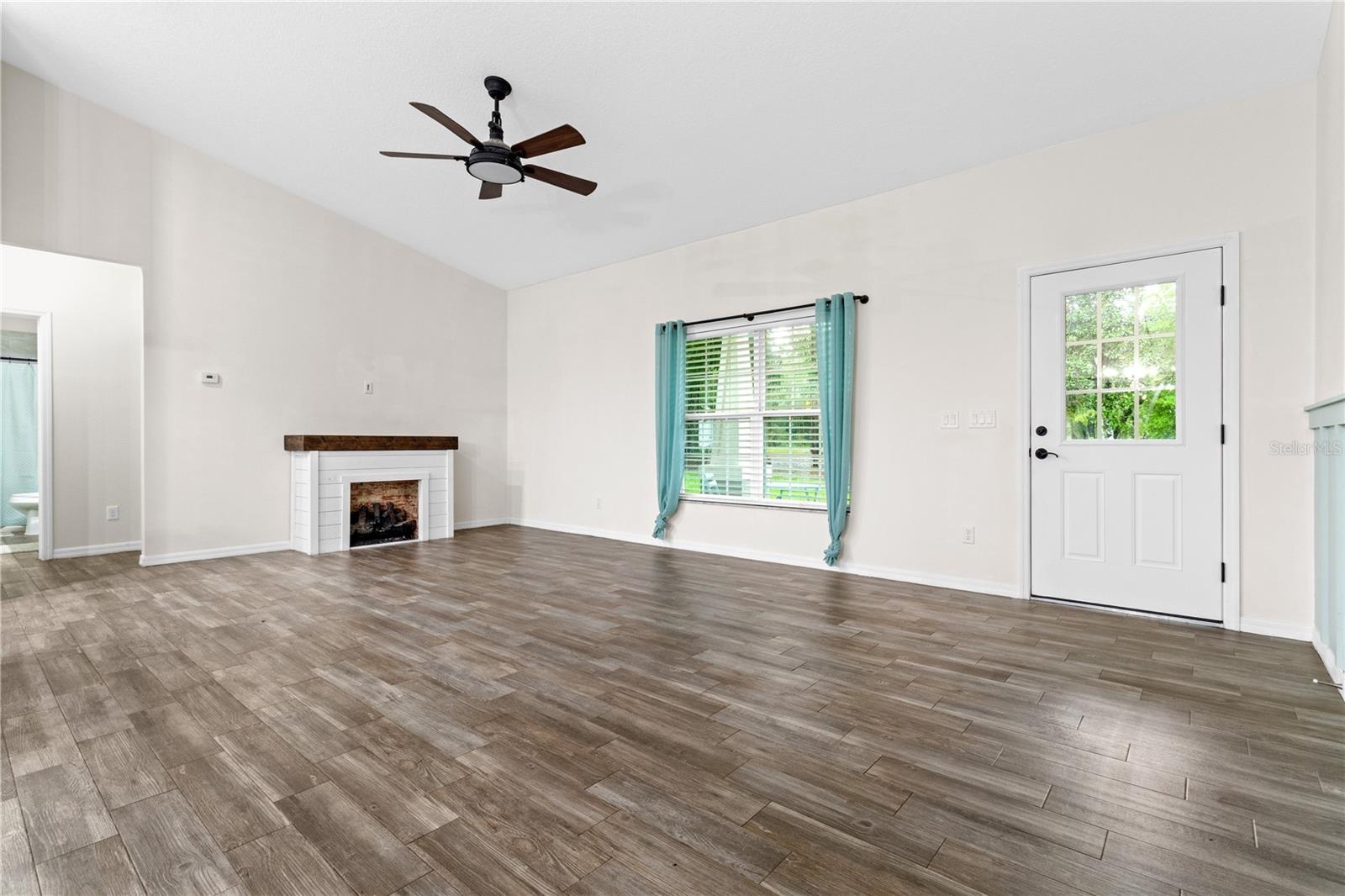 Image 6 of 48 For 11320 Salome Street