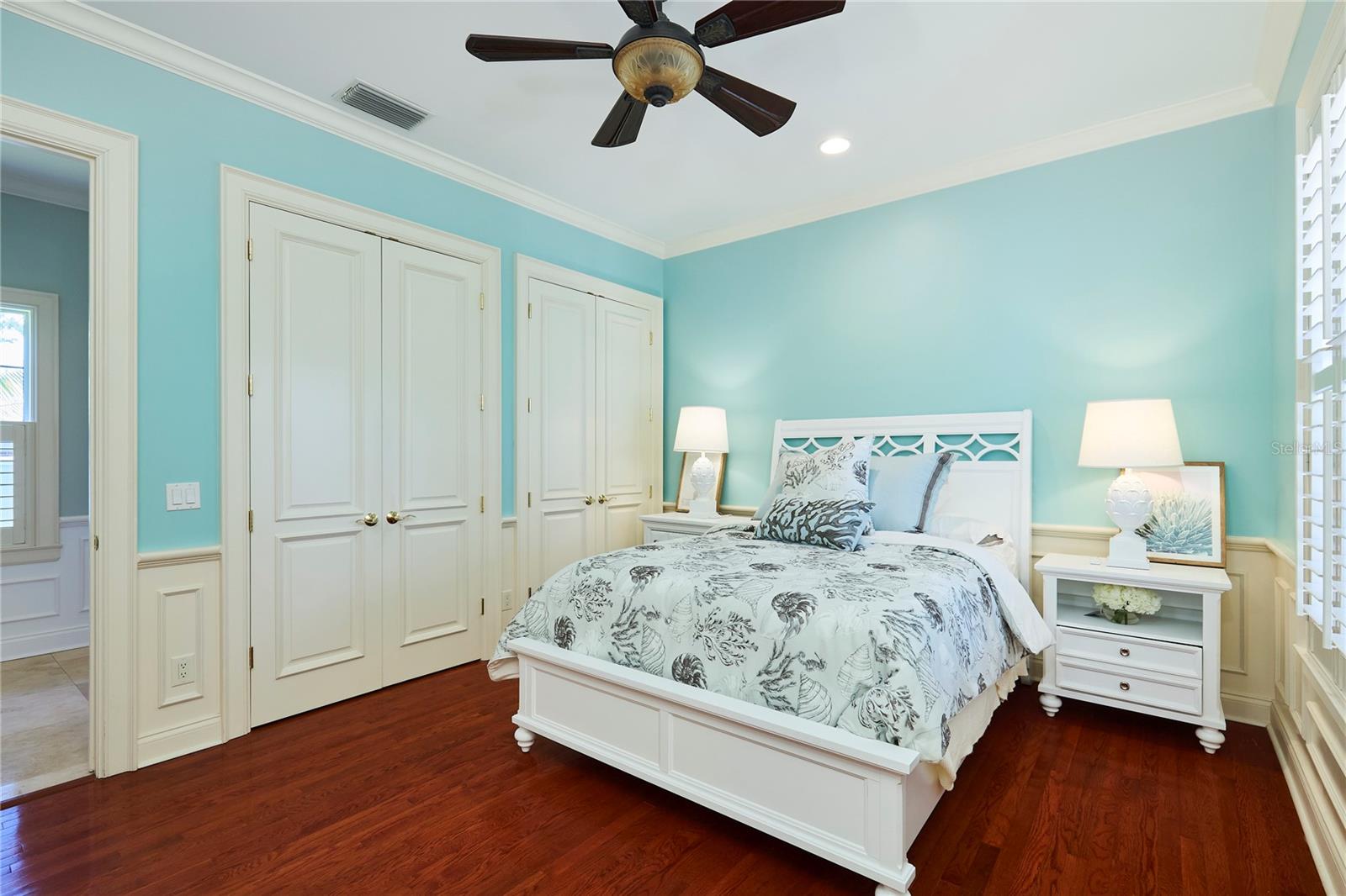 Image 33 of 49 For 3517 San Miguel Street N