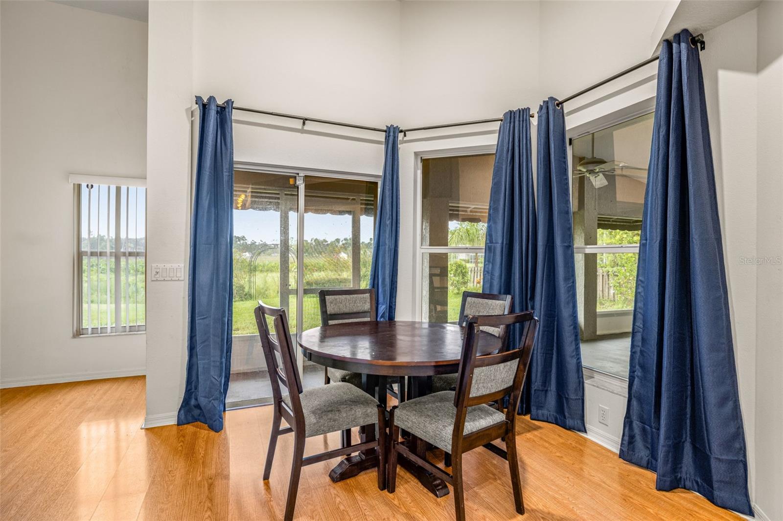 Image 10 of 25 For 16521 Lake Heather Drive