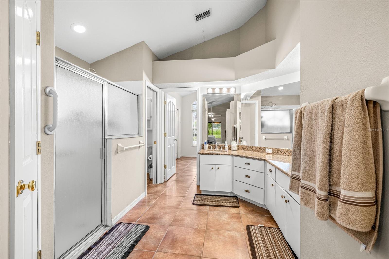Image 14 of 25 For 16521 Lake Heather Drive