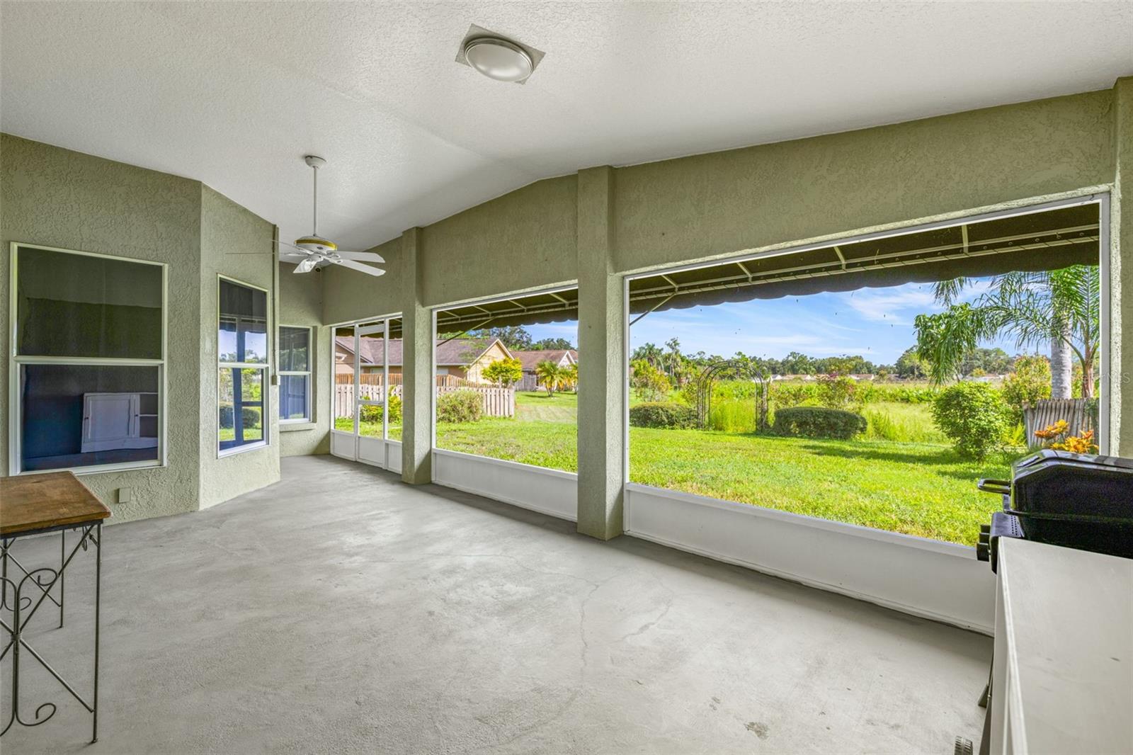 Image 21 of 25 For 16521 Lake Heather Drive
