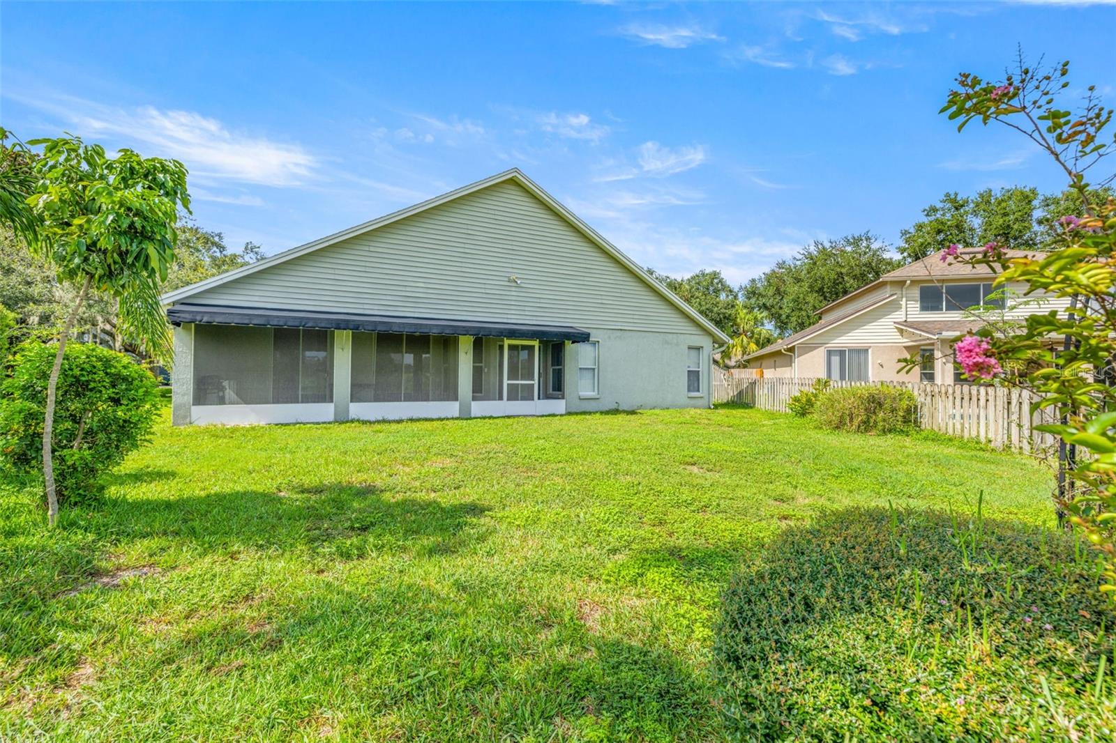 Image 24 of 25 For 16521 Lake Heather Drive