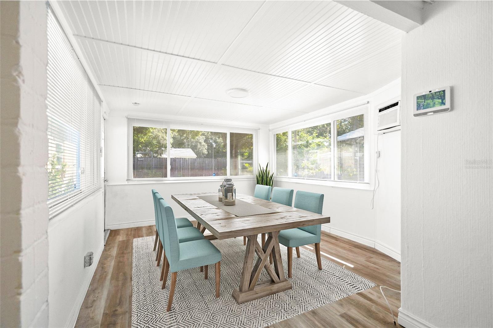 Image 12 of 30 For 1117 Tyrone Boulevard N