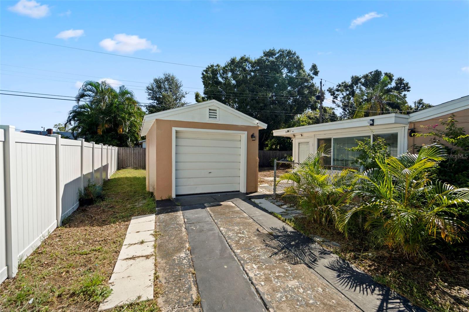 Image 21 of 30 For 1117 Tyrone Boulevard N